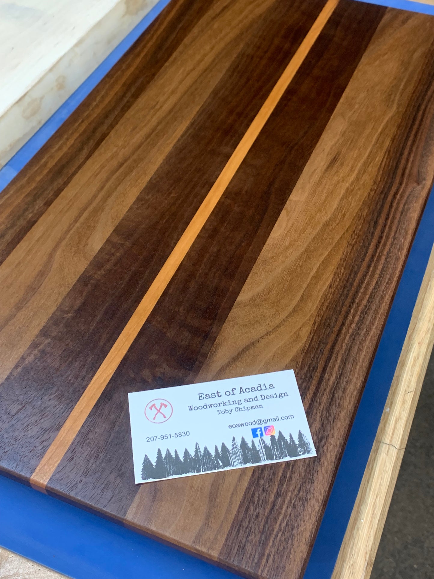 Hardwood cutting board