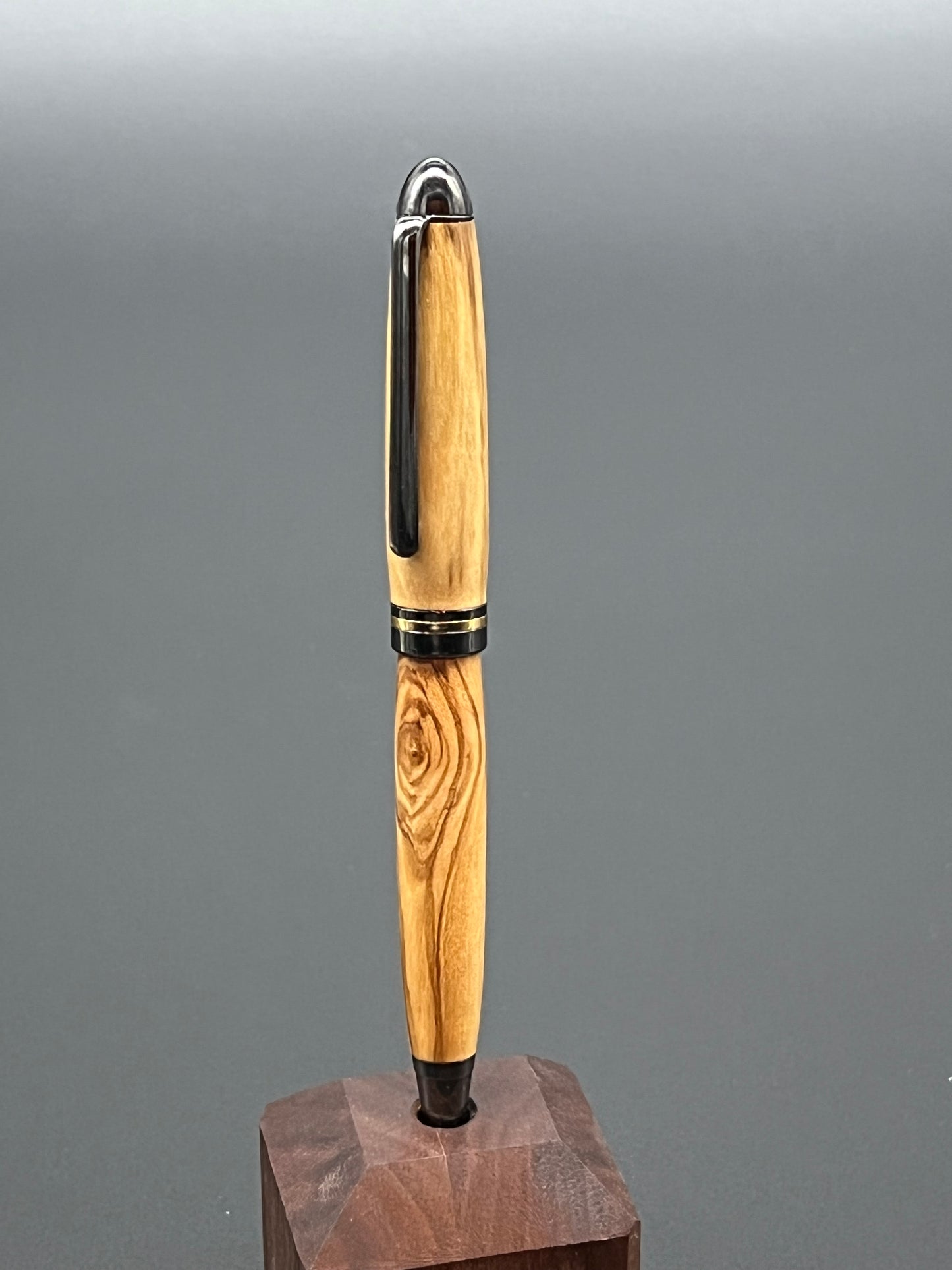 Designer ballpoint twist pen